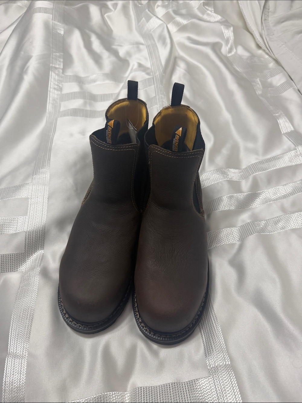 Avenger Brown Leather Men's Chukka Boots